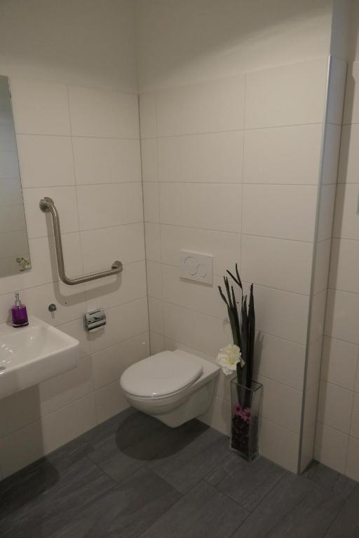 von May Rooms room 4